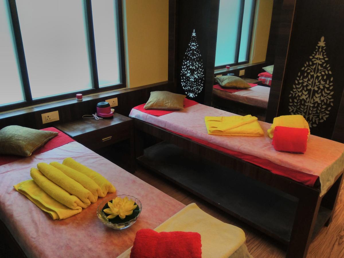 Maplewood Hotel & Spa Гангток Екстериор снимка