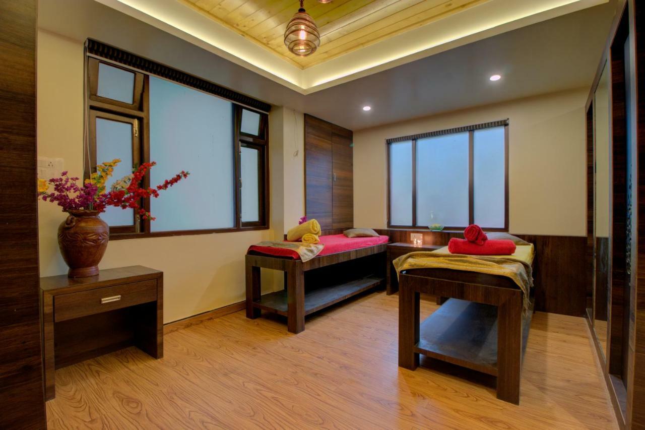 Maplewood Hotel & Spa Гангток Екстериор снимка