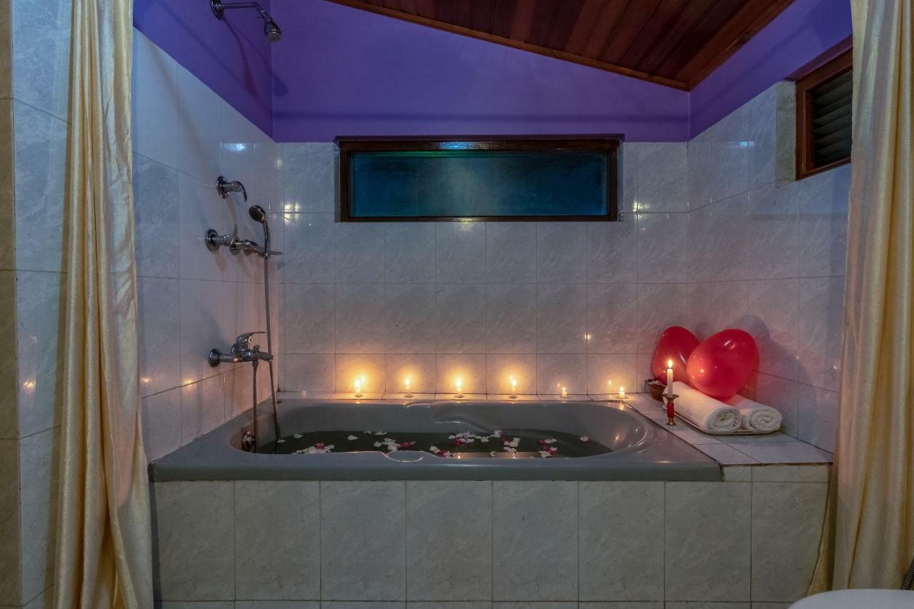 Maplewood Hotel & Spa Гангток Екстериор снимка
